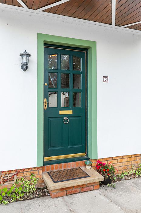 5 Watermeade Park