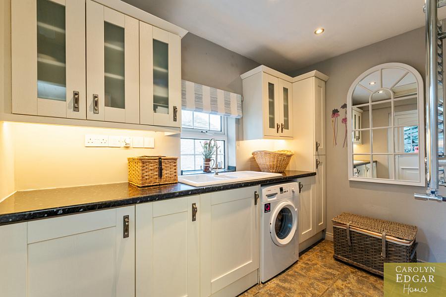 'Victorian Villas'  118 Saul Street