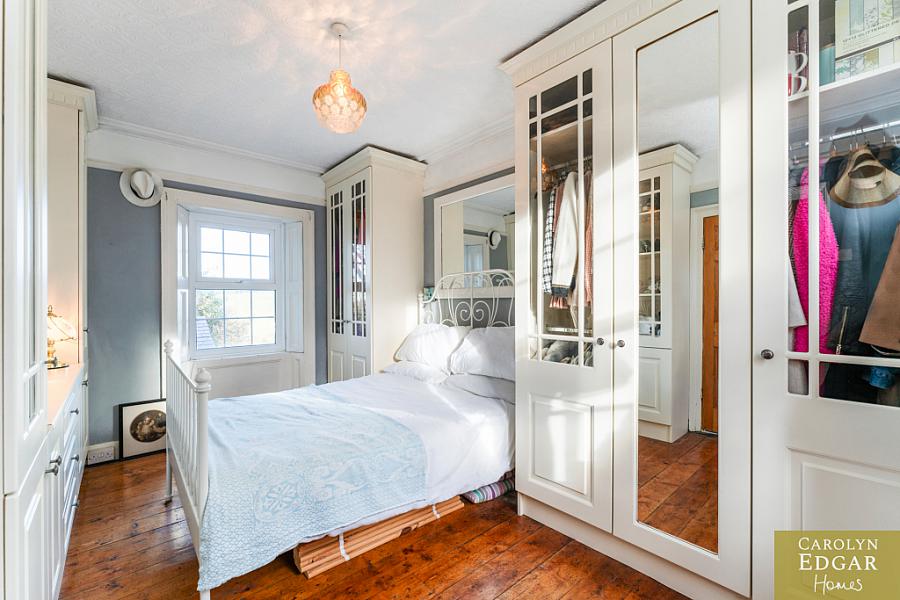 'Victorian Villas'  118 Saul Street