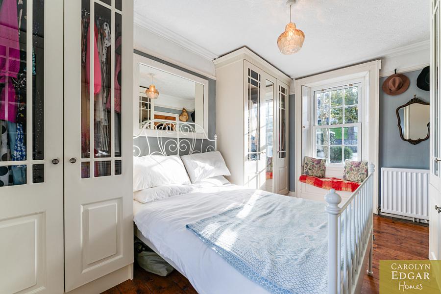 'Victorian Villas'  118 Saul Street