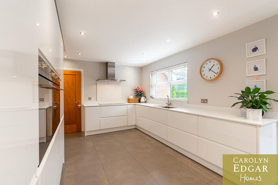 32 Lord Warden's Hollow