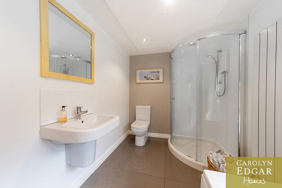 32 Lord Warden's Hollow