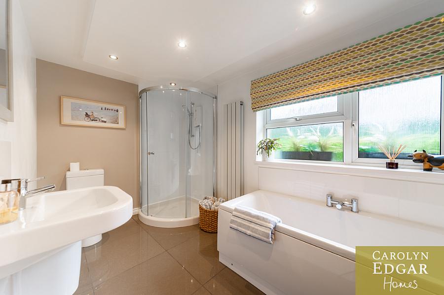 32 Lord Warden's Hollow