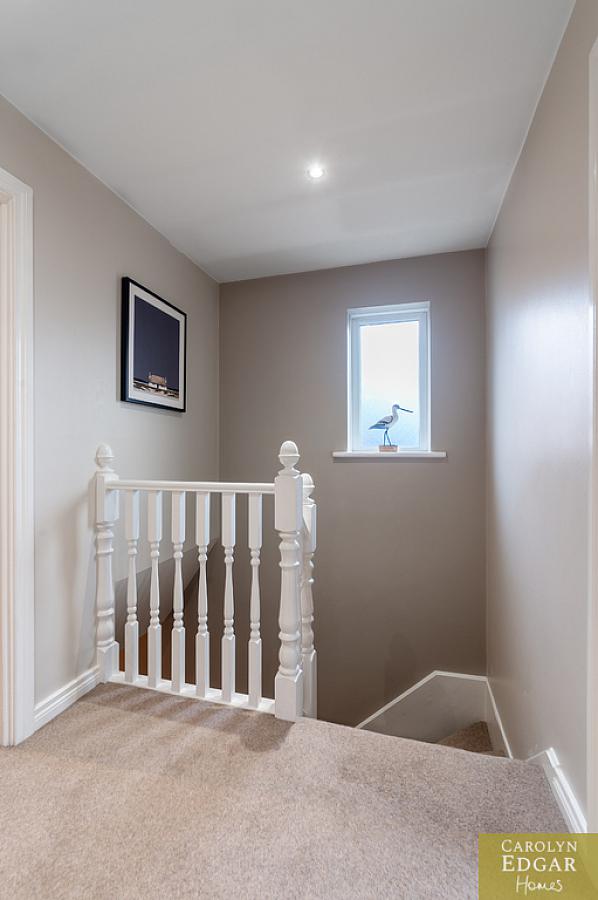 32 Lord Warden's Hollow