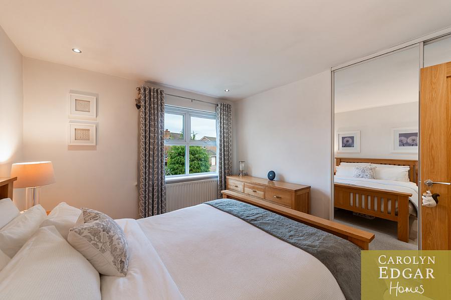 32 Lord Warden's Hollow