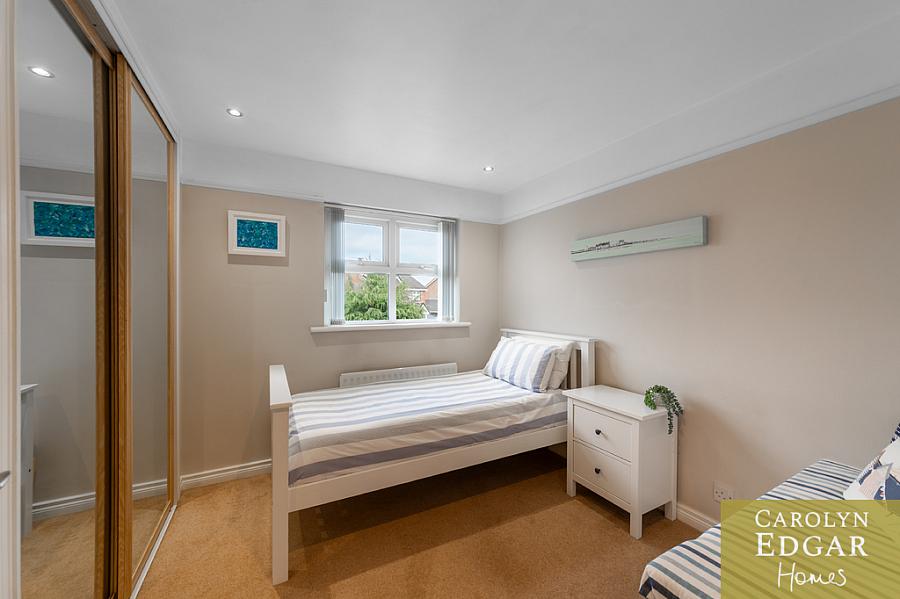 32 Lord Warden's Hollow