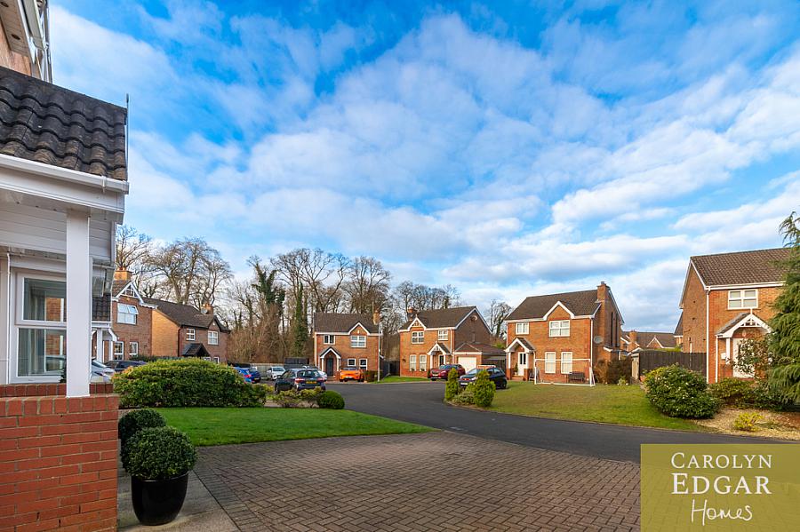 32 Lord Warden's Hollow