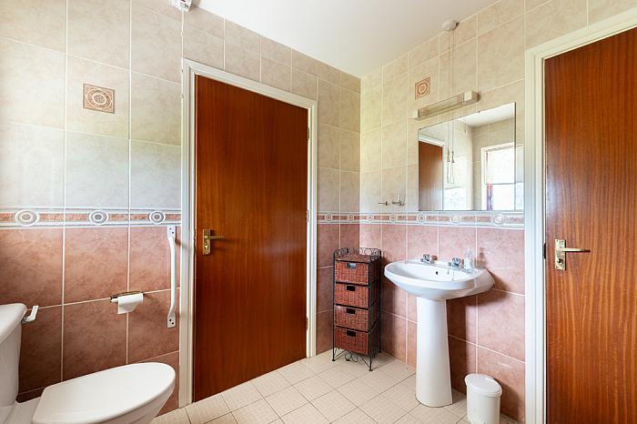 Lough Cowey Lodge, 9 Lough Cowey Road Lough Cowey Lodge, 9 Lough Cowey Road