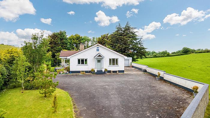 6 Bar Hall Road