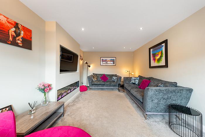 2 Grangewood Park