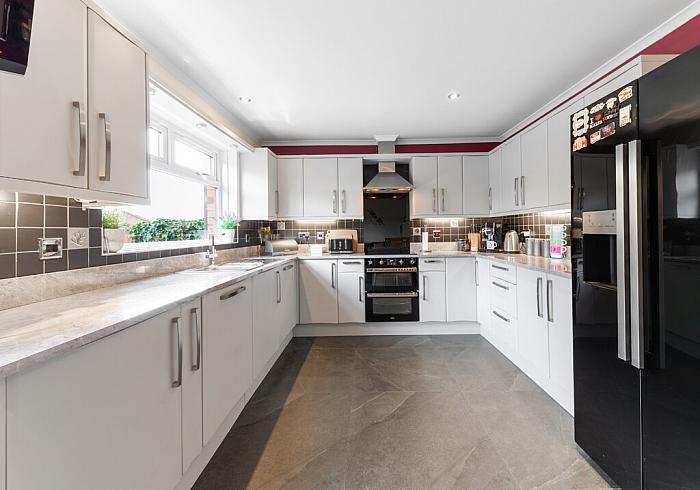 2 Grangewood Park