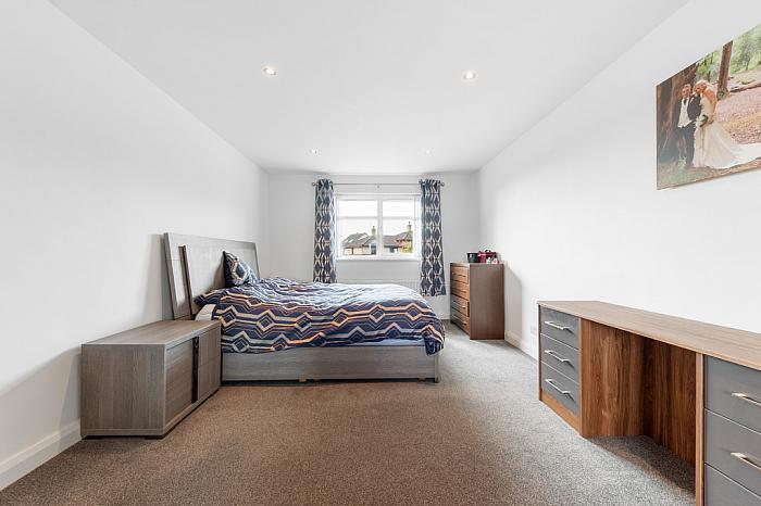 2 Grangewood Park
