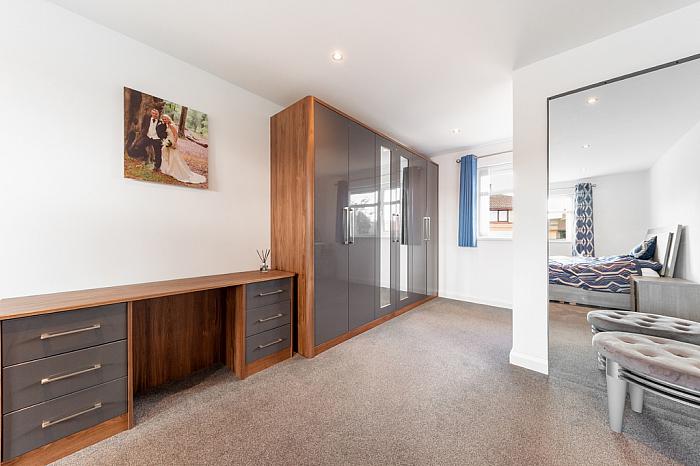 2 Grangewood Park