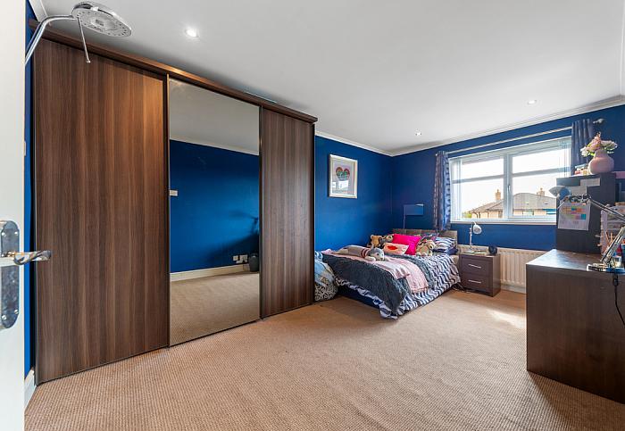 2 Grangewood Park