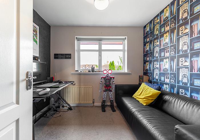 2 Grangewood Park