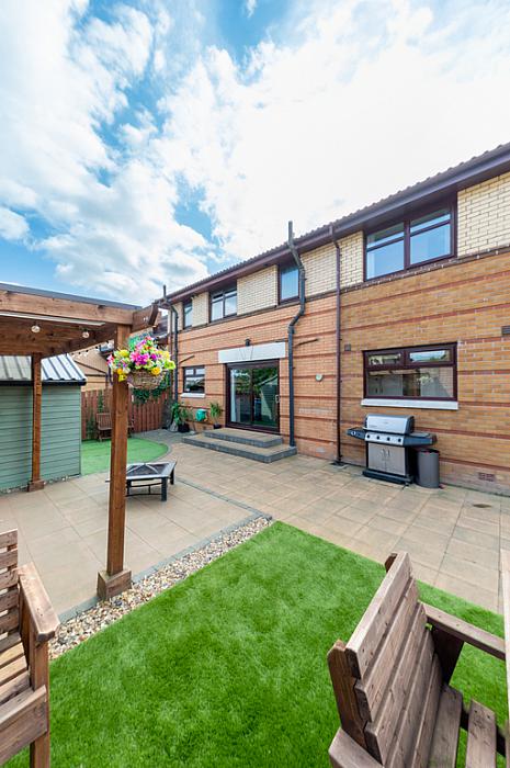 2 Grangewood Park