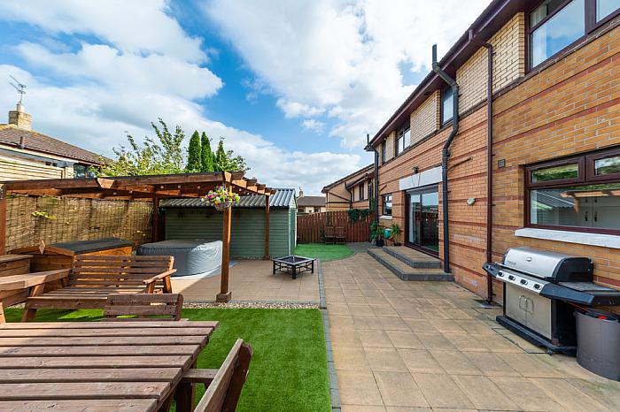 2 Grangewood Park