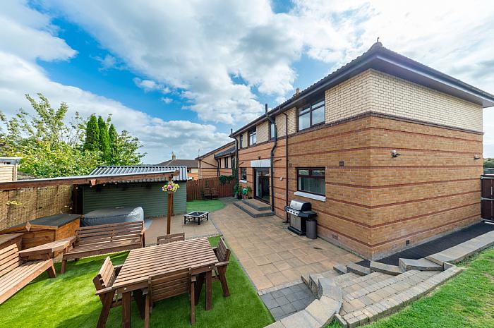 2 Grangewood Park