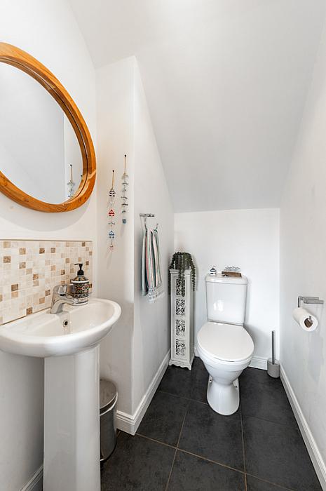 12 Stonebridge Square