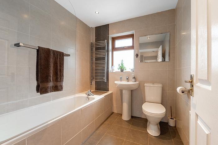 12 Stonebridge Square