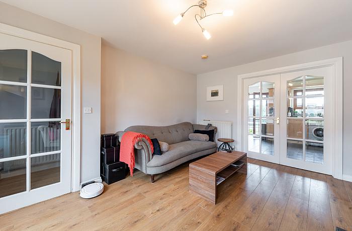 12 Stonebridge Square