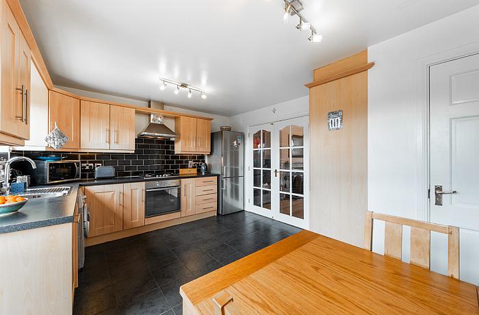 12 Stonebridge Square