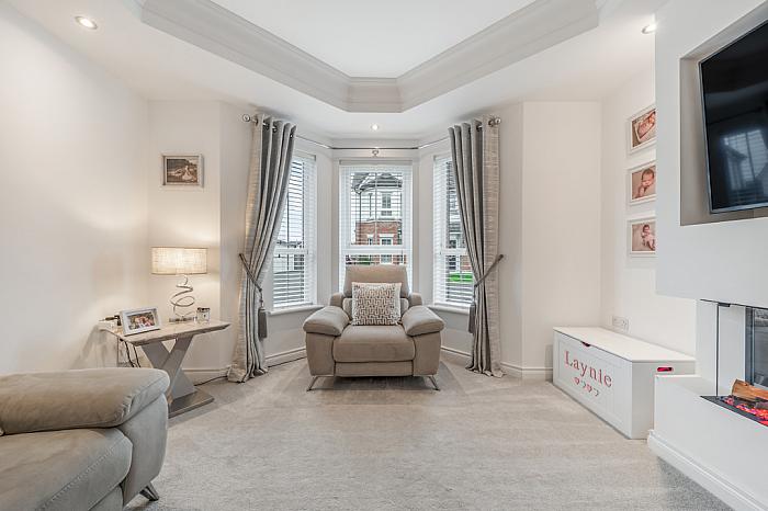 18 Rowanvale Crescent