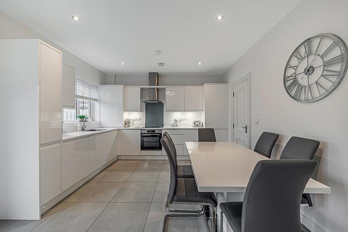 18 Rowanvale Crescent