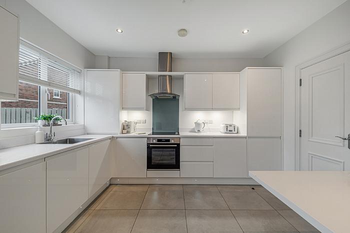 18 Rowanvale Crescent