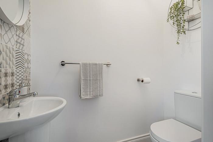 18 Rowanvale Crescent