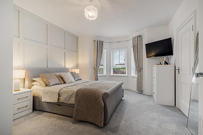 18 Rowanvale Crescent