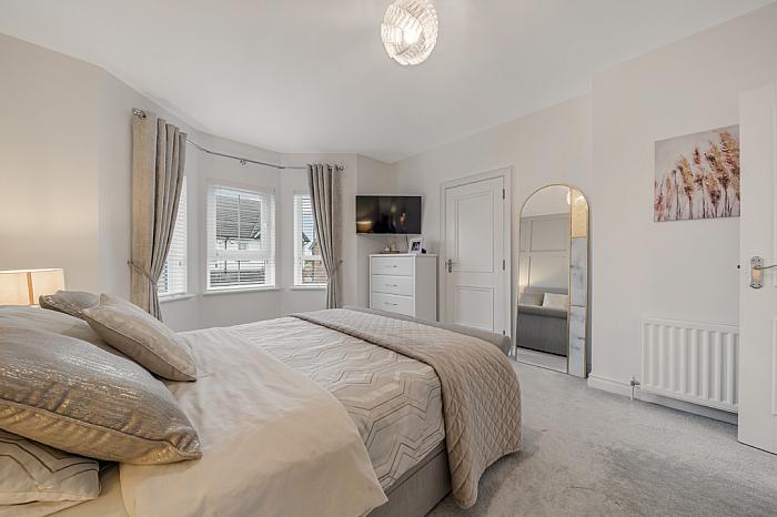 18 Rowanvale Crescent