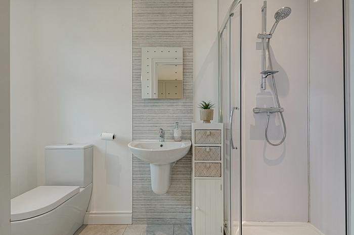 18 Rowanvale Crescent