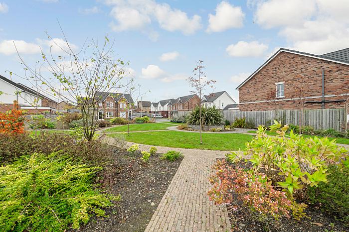 18 Rowanvale Crescent