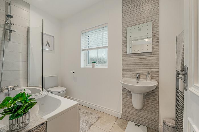 18 Rowanvale Crescent