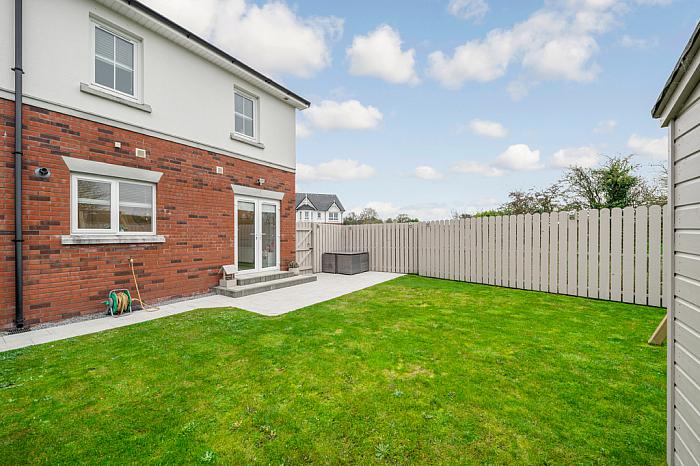 18 Rowanvale Crescent