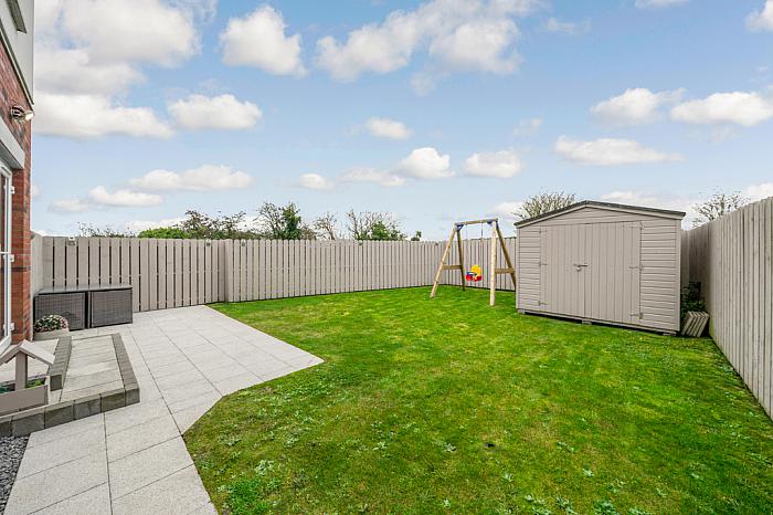 18 Rowanvale Crescent