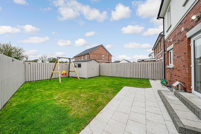 18 Rowanvale Crescent