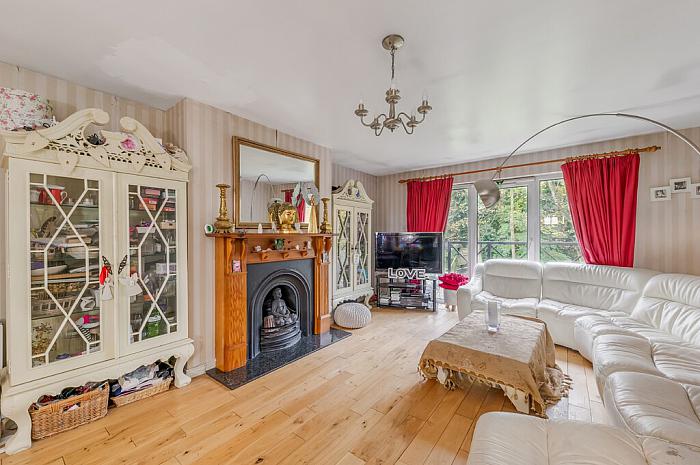 1 Beechwood, Old Quay Court