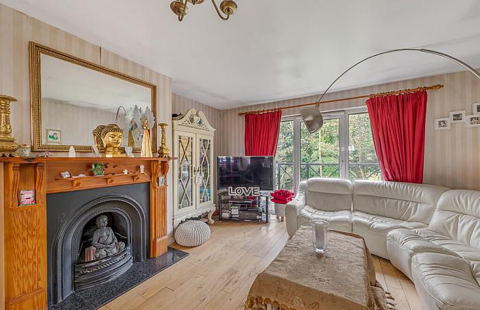 1 Beechwood, Old Quay Court