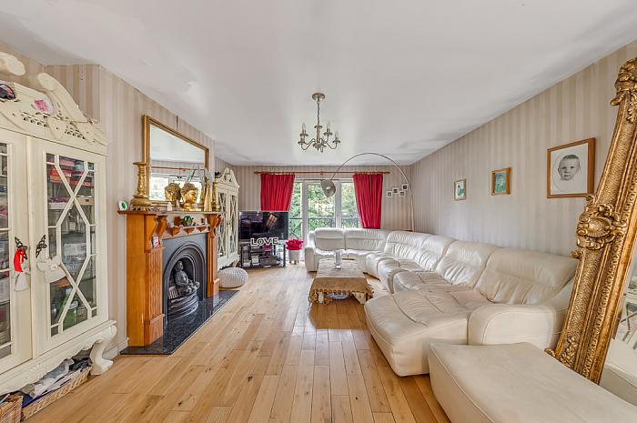 1 Beechwood, Old Quay Court