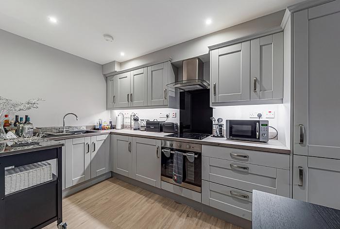 Apt 6 , Whitkirk House, 27 Main Street