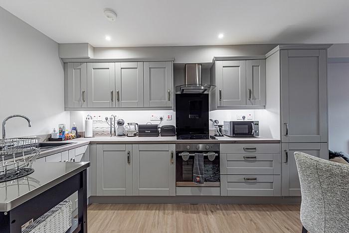 Apt 6 , Whitkirk House, 27 Main Street