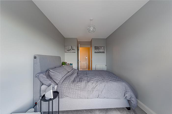 Apt 6 , Whitkirk House, 27 Main Street