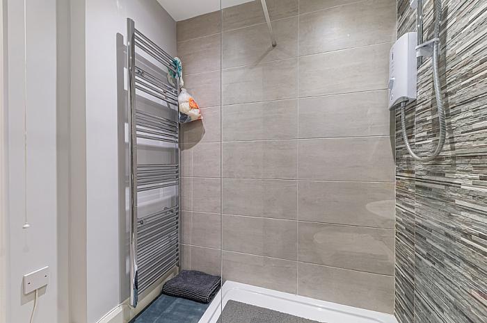 Apt 6 , Whitkirk House, 27 Main Street