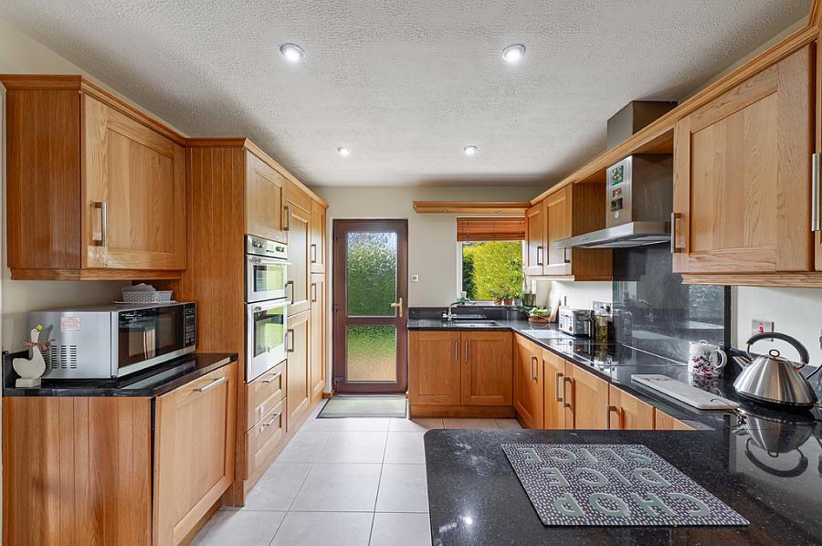 60 Cleland Park North