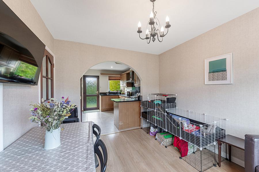 60 Cleland Park North