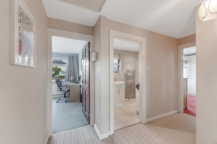 60 Cleland Park North