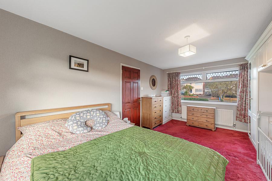 60 Cleland Park North