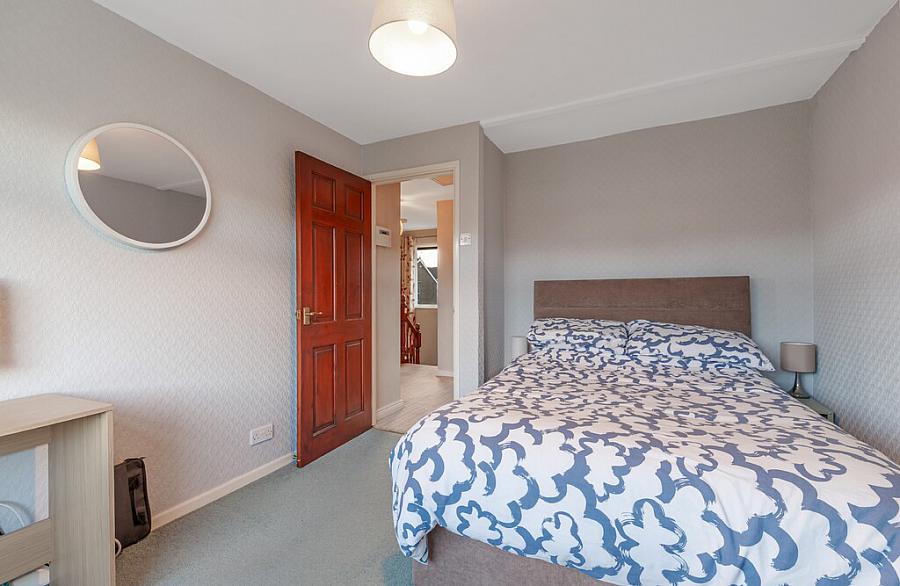 60 Cleland Park North